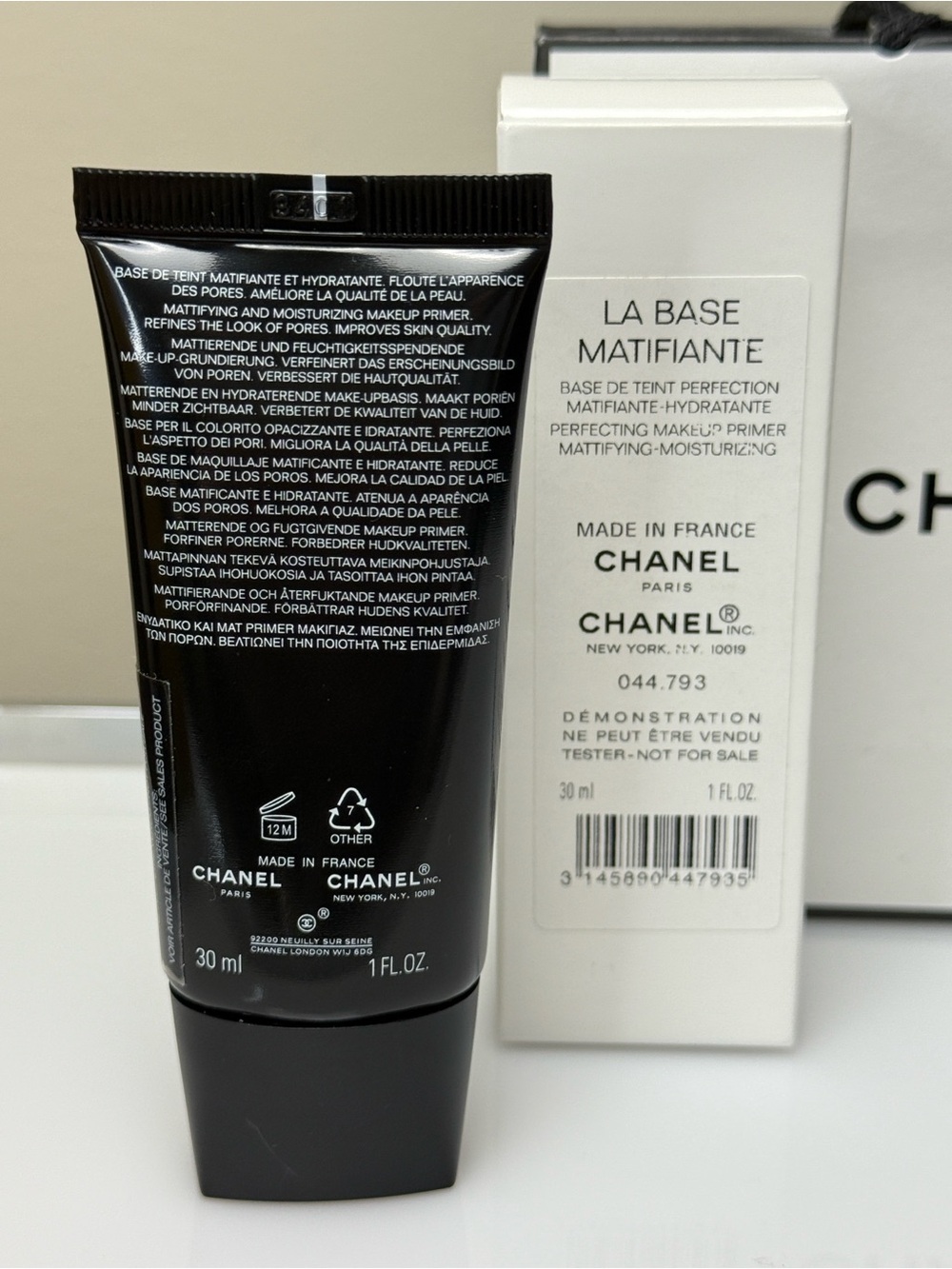 CHANEL • La Base Matte Primer - Picture 5 of 8